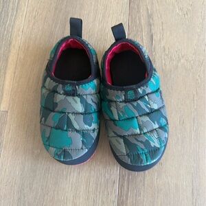 The North Face Kids THERMOBALL TRACTION MULES SLIPPER - Size 12